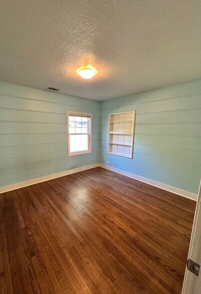 Bedroom 2 - 1234 Pleasant Hill Rd