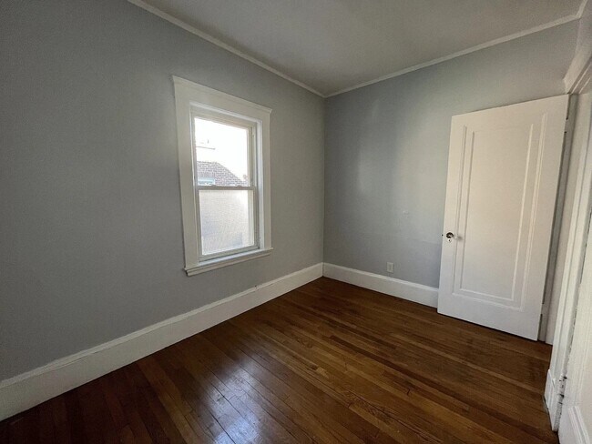 Building Photo - 47 Claymoss Rd