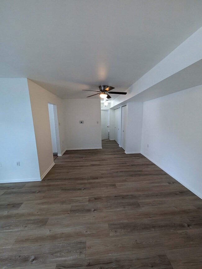 Building Photo - 11402 Cherry Hill Rd