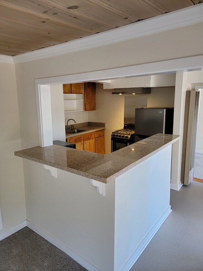 Kitchen - 7004 Loyal Trl