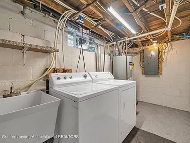 Building Photo - Move-In Ready 3 Bed, 2 Bath in Lansing (Section 8 Approved)