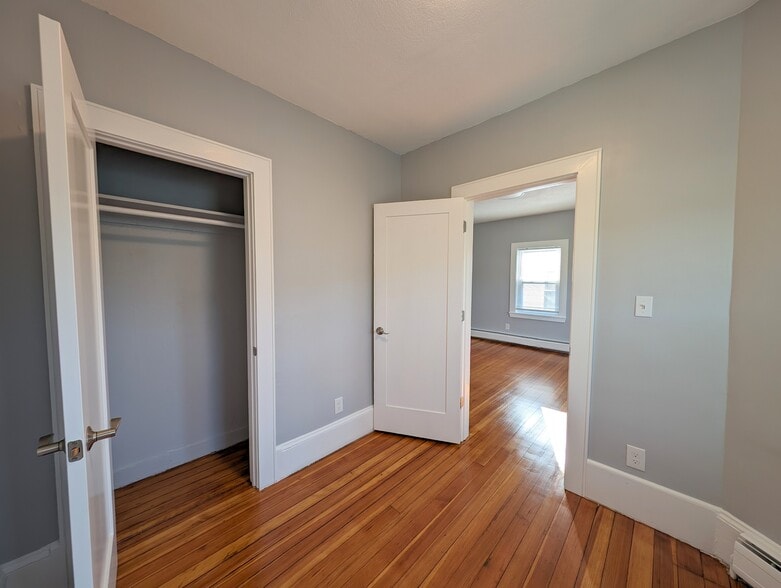 Building Photo - 356 Somerville Ave