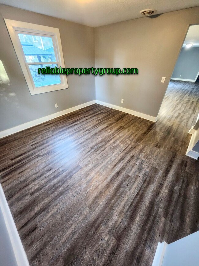 Building Photo - New Listing in Fort Wayne
