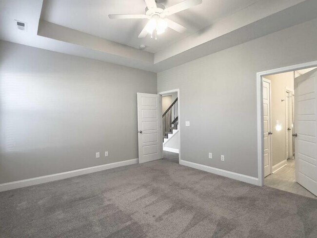 Building Photo - 290 Elwell Rd