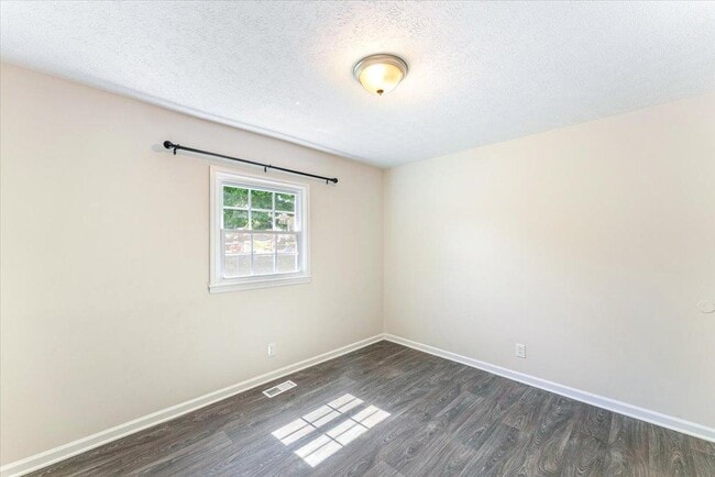 Building Photo - 158 Hamilton Cir