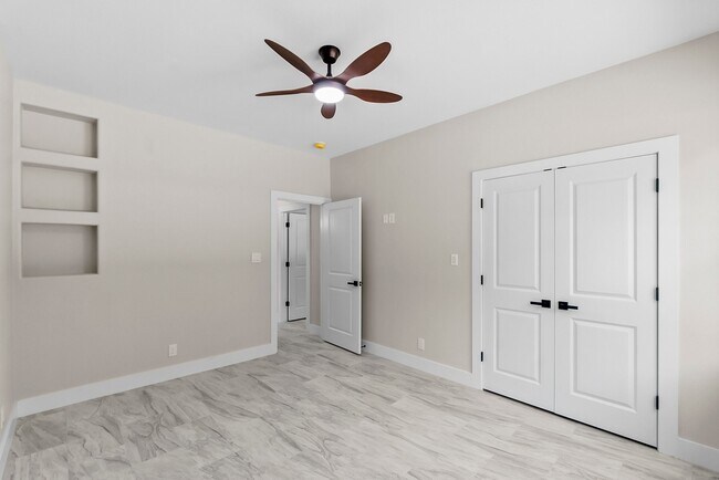 Building Photo - 244 Fawn Dr