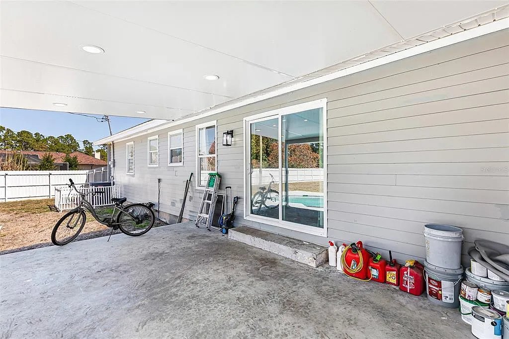 Building Photo - 323 Greenwood Ave