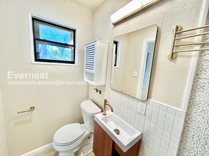 Building Photo - 5408 Waltham Ave