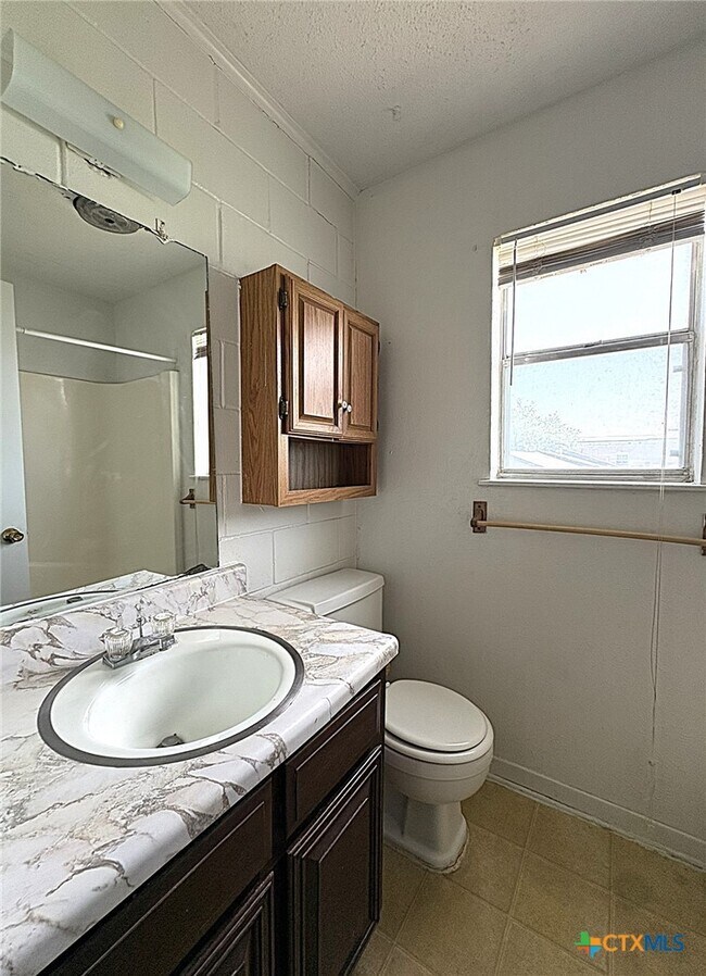 Building Photo - 402 S 2nd St