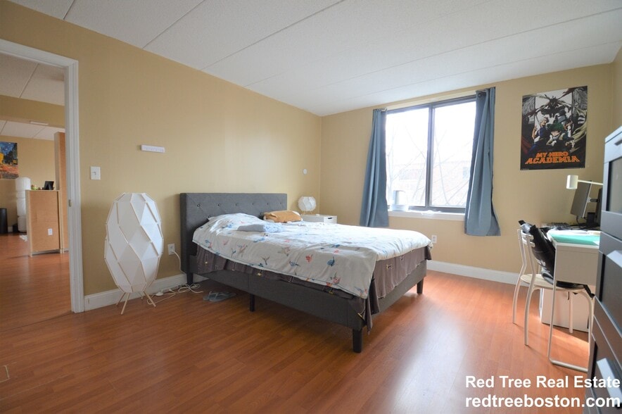 Building Photo - 75 Brainerd Rd