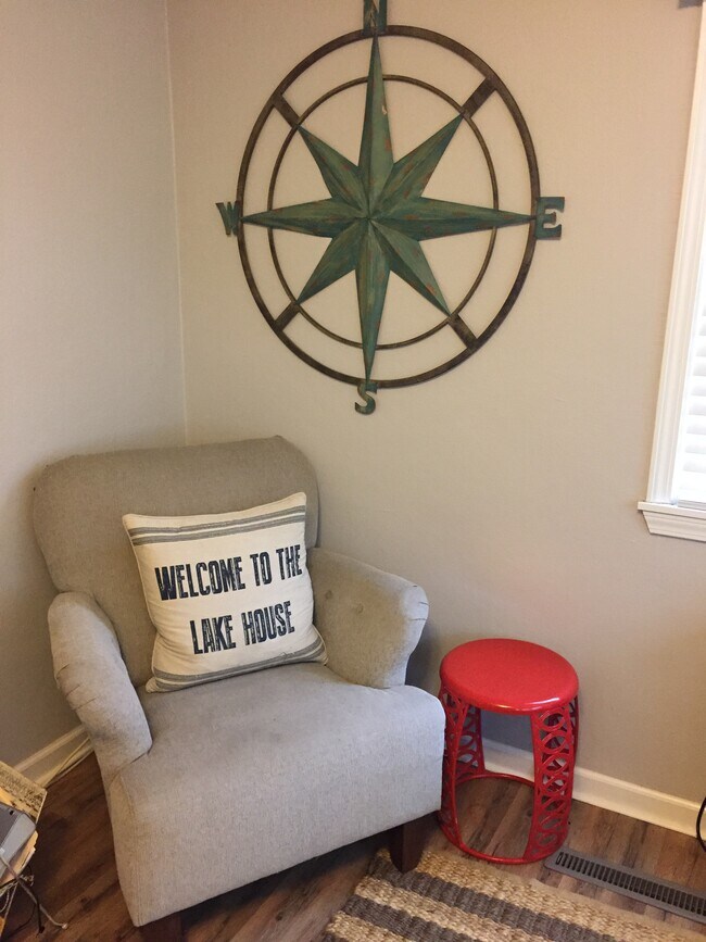 Building Photo - 420 Cartwright St