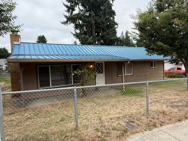 Primary Photo - Large Lot 3Bd/2Ba in North Image!