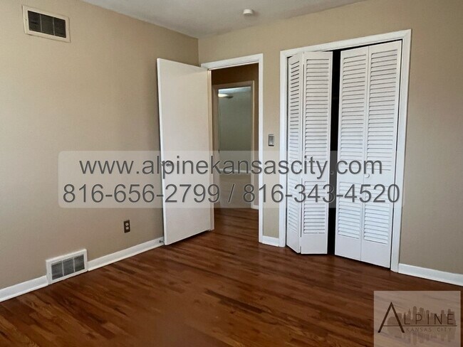 Building Photo - Spacious One Level Home on HUGE LOT!