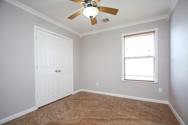 Building Photo - 22206 Orchard Dale Dr