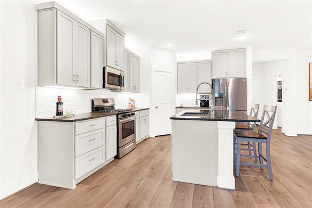 Building Photo - 7717 Reis Ln