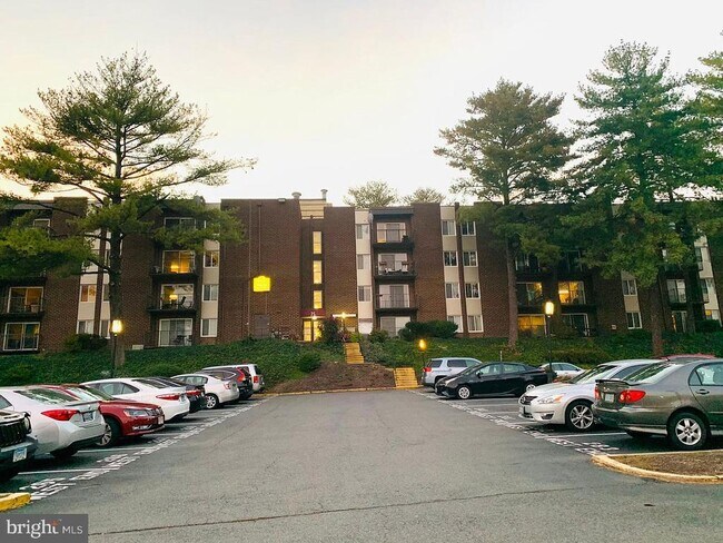 Building Photo - 75 S Reynolds St
