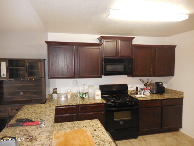 Building Photo - 7045 Eagle Nest Ct