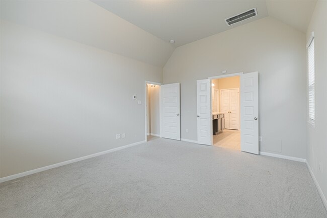 Building Photo - 3002 Roberta Sue Dr