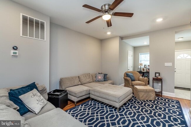 Building Photo - 365 Bonsal St