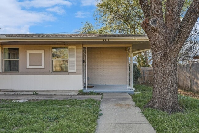 Building Photo - 4313 Bonnie Dr