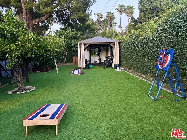 Building Photo - 22428 Victory Blvd