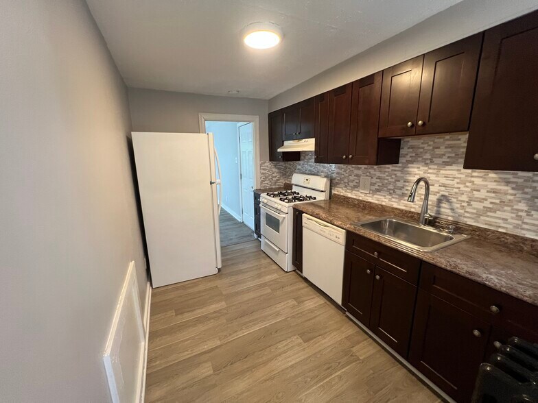 Building Photo - 420 Cinnaminson Ave