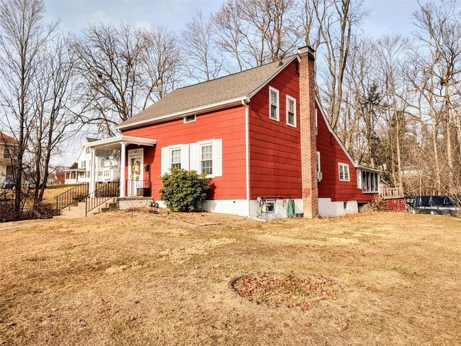 Primary Photo - 36 E Main St