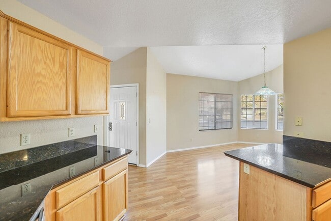 Building Photo - Beautiful Ahwatukee Home!