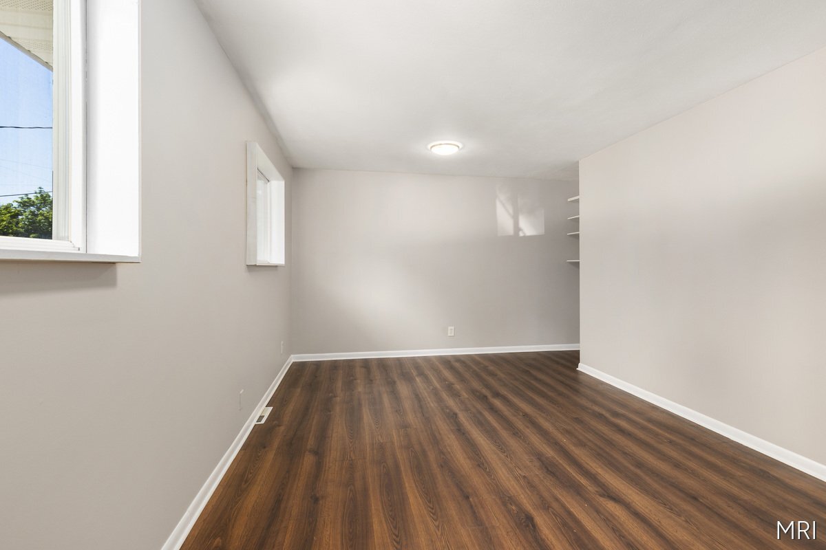 Building Photo - 301 Stadium Dr