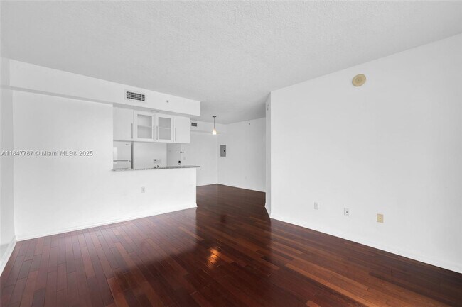 Building Photo - 275 NE 18th St