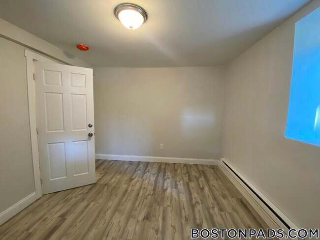 Building Photo - 17 Verrill St