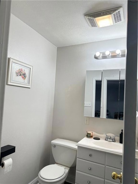 Building Photo - 3709 Stefano St