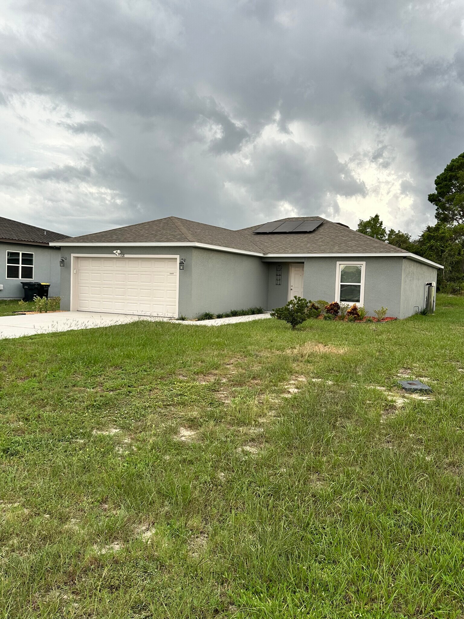 Building Photo - 108 Maple Dr