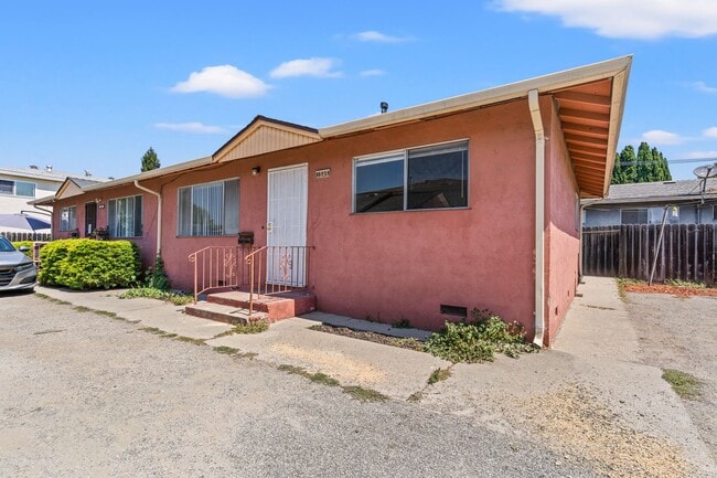 Building Photo - 1545 166th Ave