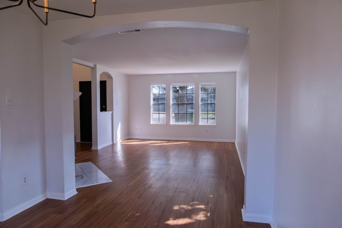 Building Photo - 2309 Loquat Ln