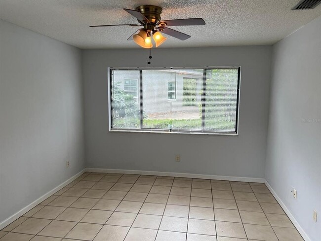 Building Photo - 2740 Oak Park Way