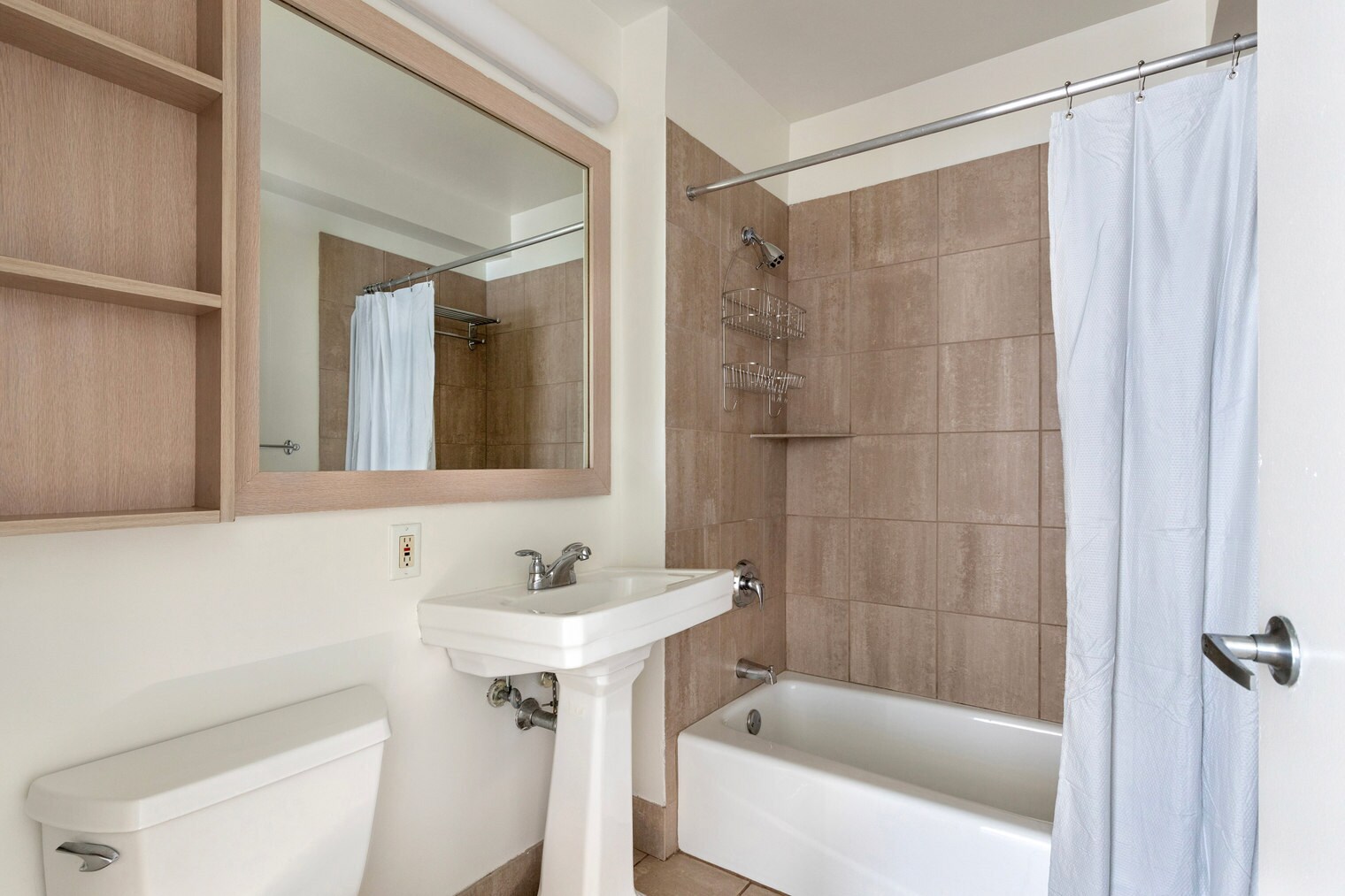 Building Photo - 561 10th Ave