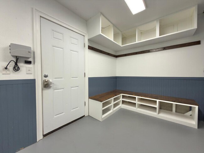 Building Photo - 48 E Princeton Ave