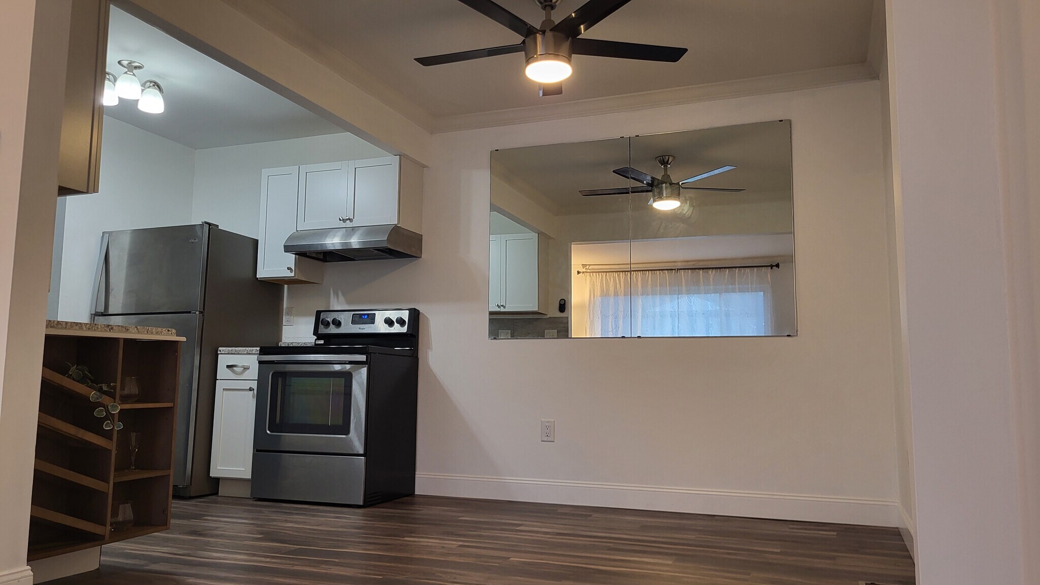 Building Photo - 37435 Colonial Dr