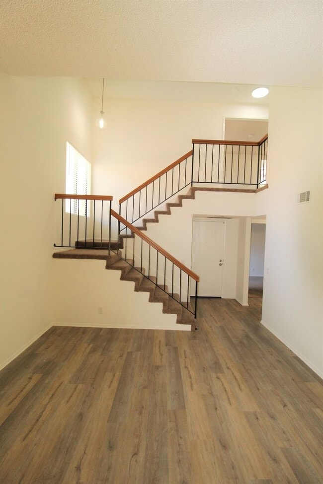 Building Photo - Updated La Ventana Condominium