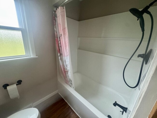Building Photo - Charming 3-Bed Ranch in Parma FOR RENT!