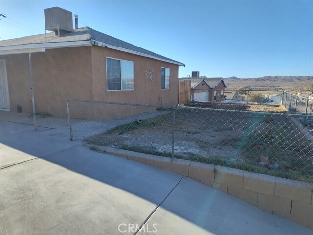 Building Photo - 322 Maxine Ave