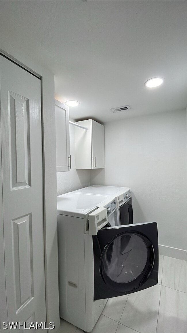 Building Photo - 8234 Key Royal Cir