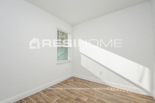 Building Photo - HOME FOR RENT!