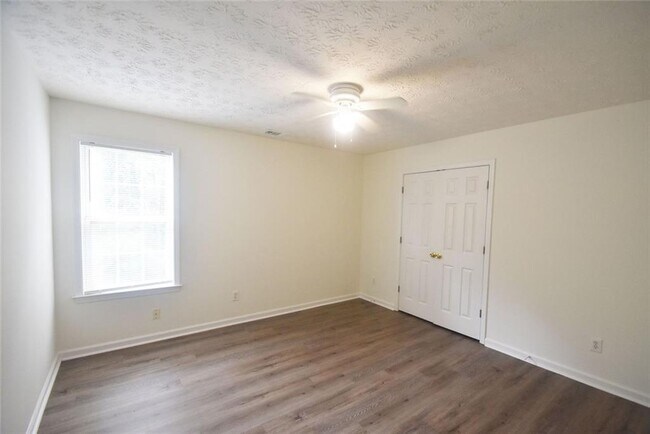 Building Photo - 2254 Caneridge Trail SW
