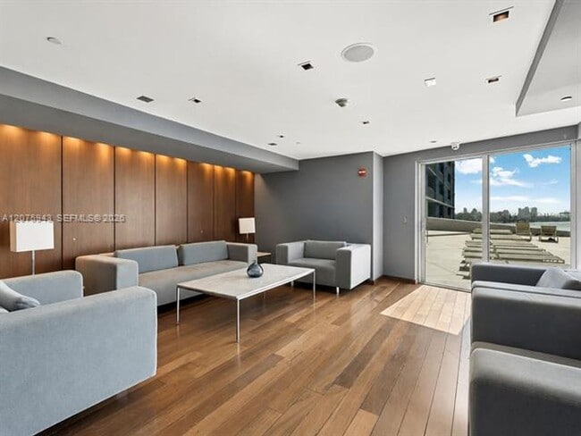 Building Photo - 335 S Biscayne Blvd