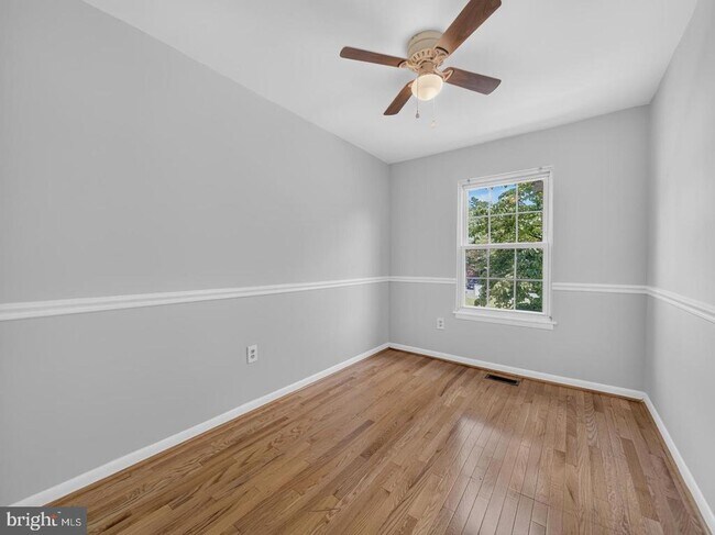 Building Photo - 15057 Cherrydale Dr
