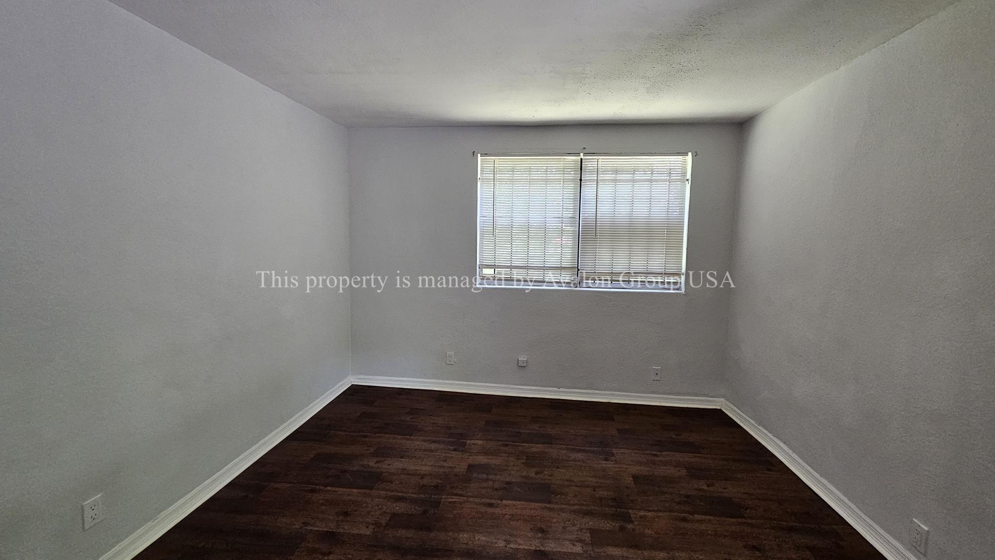 Building Photo - 1459 W 20th St