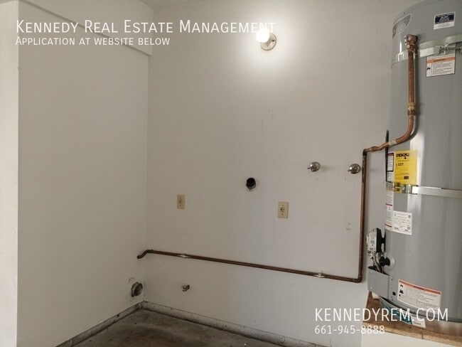 Building Photo - 1647 Gardenia Ct