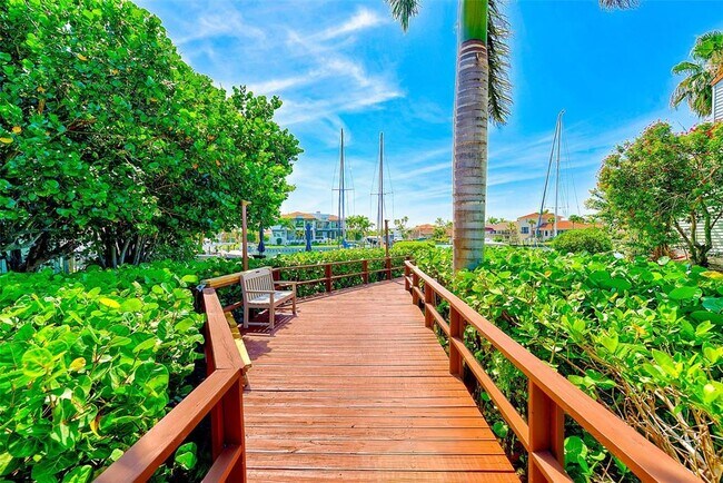 Building Photo - 557 Pinellas Bayway S